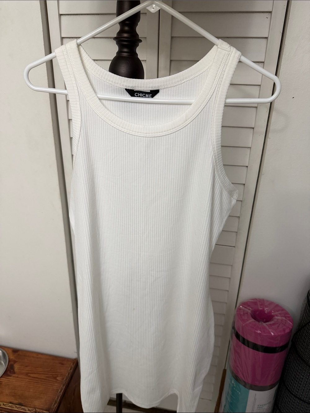 chic White Ribbed Tank Top